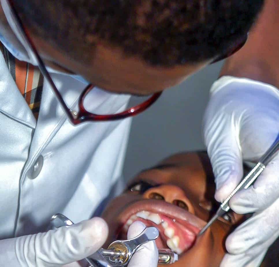 Fast and effective 1-hour teeth whitening service for instant results Reigate